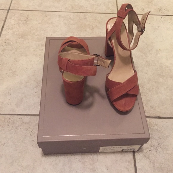 🚫SOLD🚫BCBG MAXAzria Lea cognac suede sandal - Picture 4 of 4