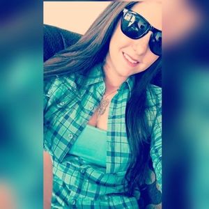 Meet your Posher, Dominique