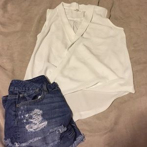 Nice white blouse ✅