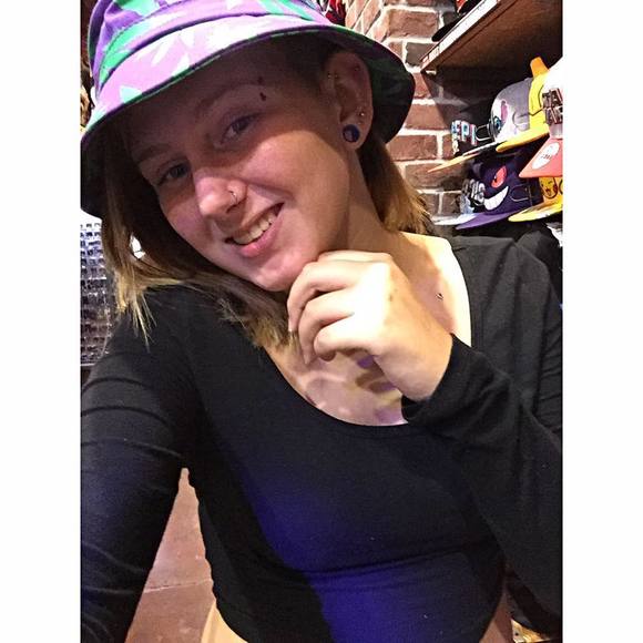 Meet your Posher, Samantha - Picture 1 of 1