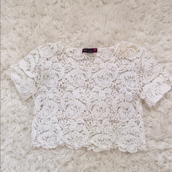 White lace cropped top
