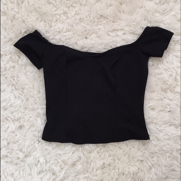 Off the shoulder cropped tops