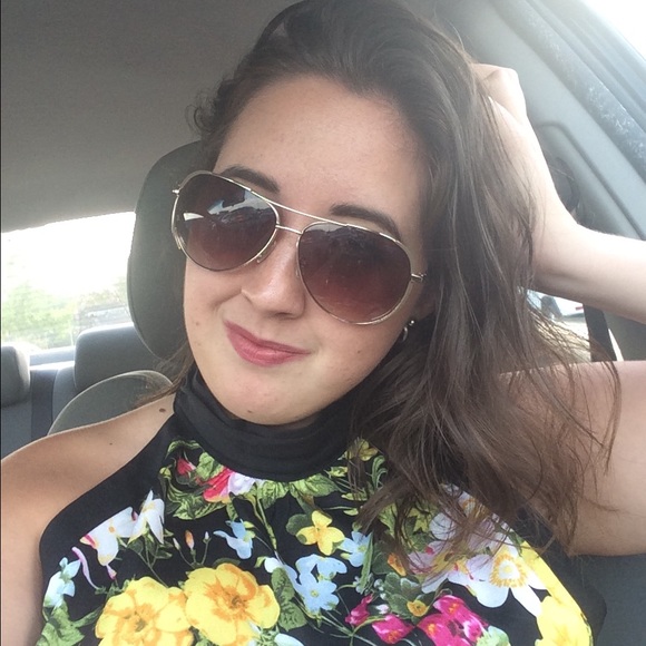 Meet your Posher, Brittany