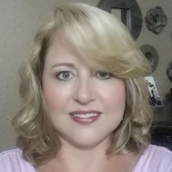 Meet your Posher, Robyn