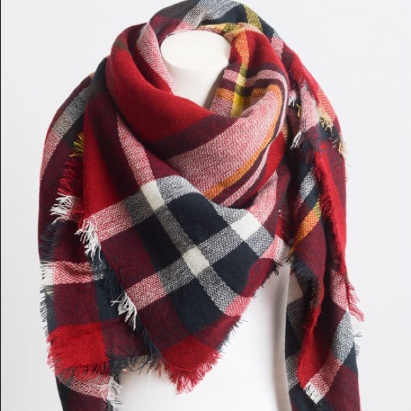 New Arrival Burgundy Blanket Scarf Chunky Knit - Picture 2 of 4