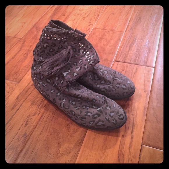 Black and grey leopard print boots