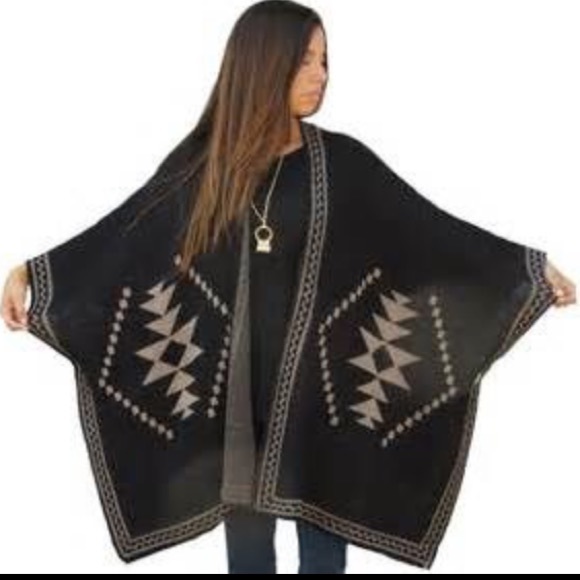Chic Best Knit Black Poncho Kimono Cardigan - Picture 2 of 3