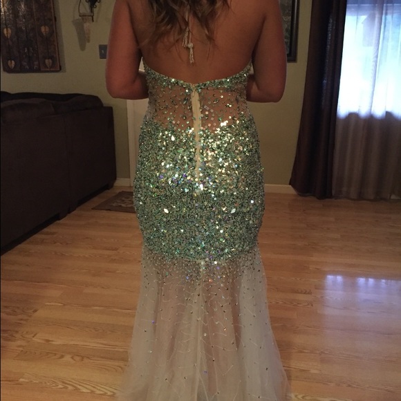 Gown, formal, prom dress. 💎 - Picture 4 of 4