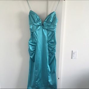 Nicole Miller | Beautiful Blue Fitted Midi Dress