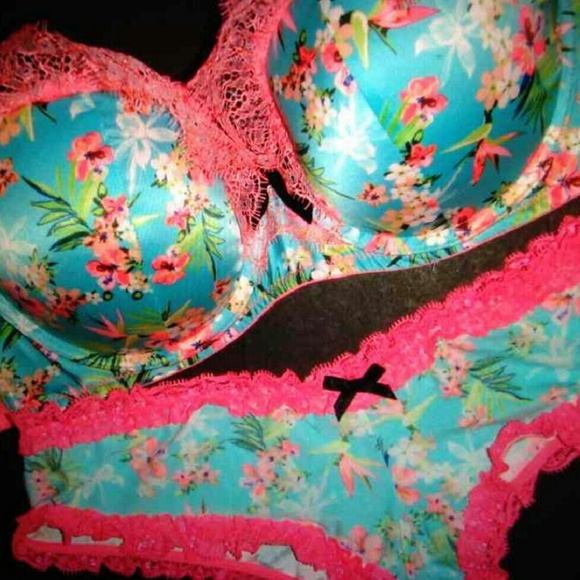 VS ROMPER SET - Picture 3 of 3