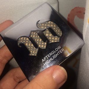 Urban DecayAFTERGLOW 8-HOUR POWDER HIGHLIGHTER-SIN