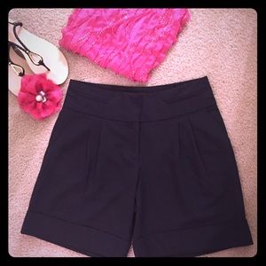 🎀 CACHE Dressy Shorts 🎀 Also have these in khaki