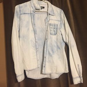 Long sleeve Denim like top. button down