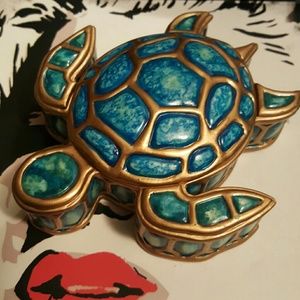 Beautiful handmade turquoise turtle jewelry box