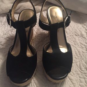 Antonio Melani wedges never worn!!