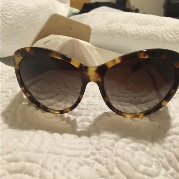 Michael Kors tortoise shell sunglasses - Picture 3 of 3
