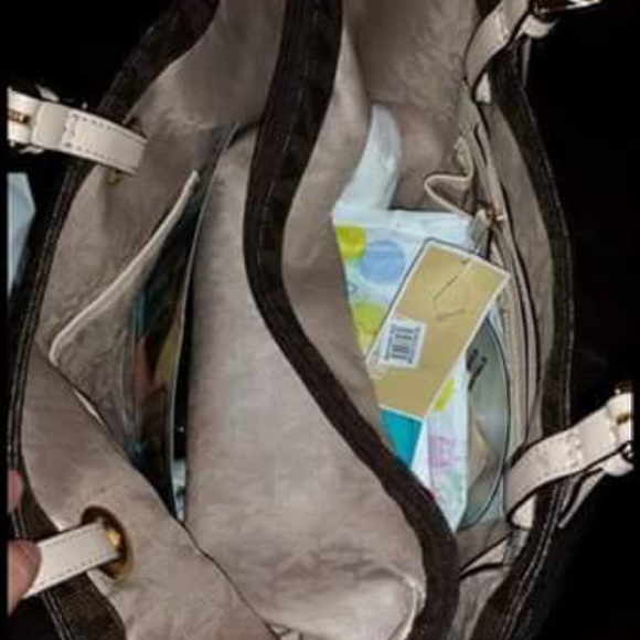 Michael kors purse - Picture 4 of 4