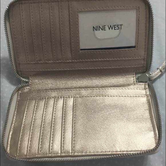 Nine West Wristlet - Picture 3 of 4