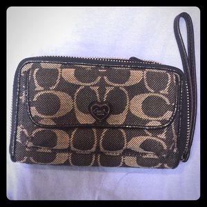 Coach wallet wrislet