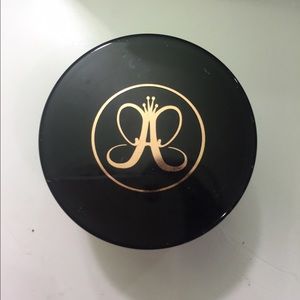 Anastasia Beverly Hills dip brow in soft brown