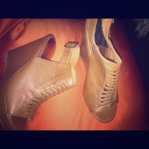 Madden girl wedges
