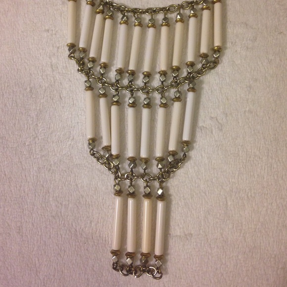 Tiered AE necklace - Picture 2 of 2