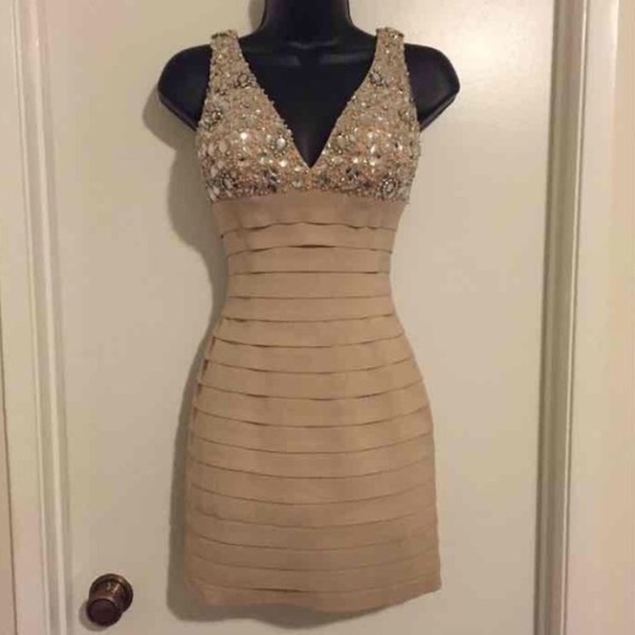 Sherri Hill 2932 V-Neck Bandage Dress - Picture 2 of 4
