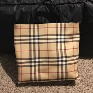 Burberry purse