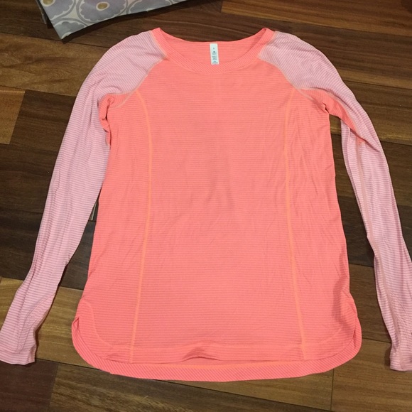 ✨SOLD✨EUC Lululemon L/S running top