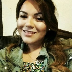 Meet your Posher, Abby