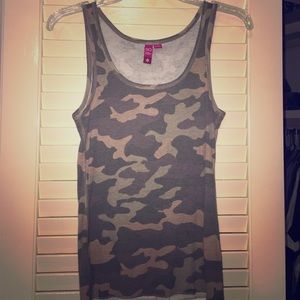 Tank Top Camo  Size Large