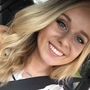 Meet your Posher, Michaela