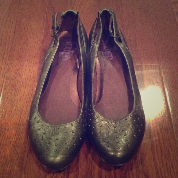 Indigo by Clarks pewter leather studded flats