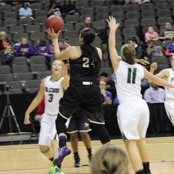 Meet your Posher, Selena