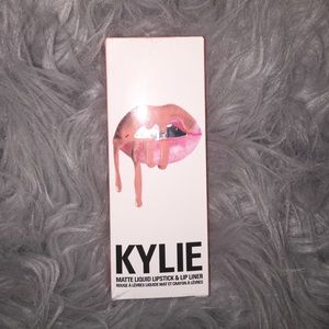 kylie matte liquid lipstick & lip liner (koko k)