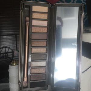 Naked 2 pallet almost new