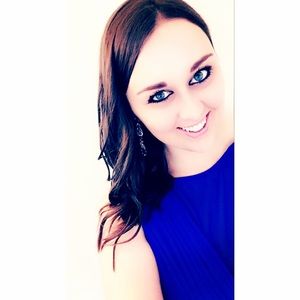 Meet your Posher, Courtney