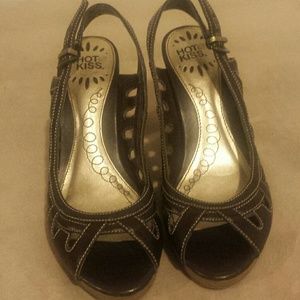 HOT KISS heels