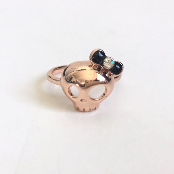 Rose Gold Vintage Skull Ring - Picture 3 of 3