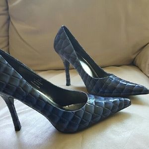 Beautiful & comfy heels by Maurices size 8