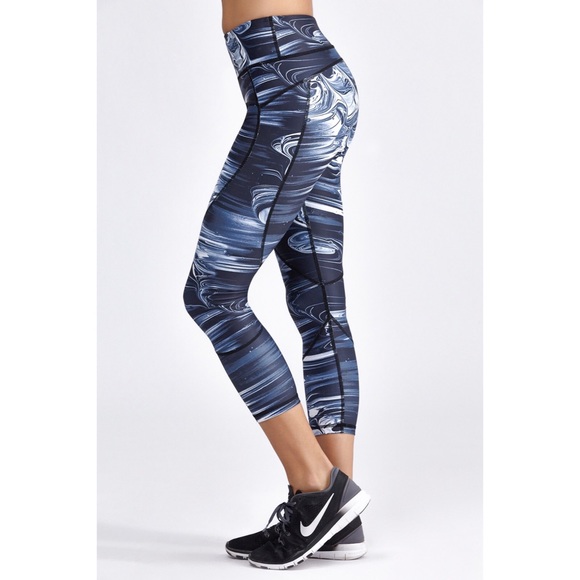 Black marble VIE active Riley crop legging