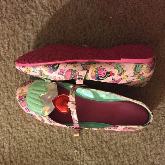 New With Box Iron Fist T-strap cupcake flats. CUTE - Picture 3 of 3