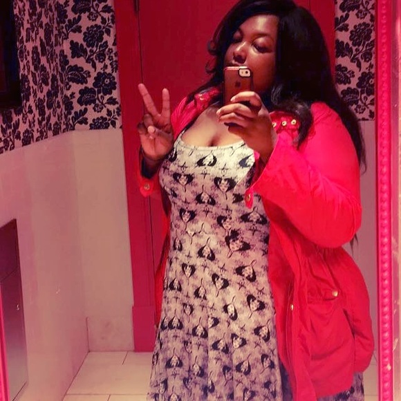 Meet Your Posher - Picture 3 of 5