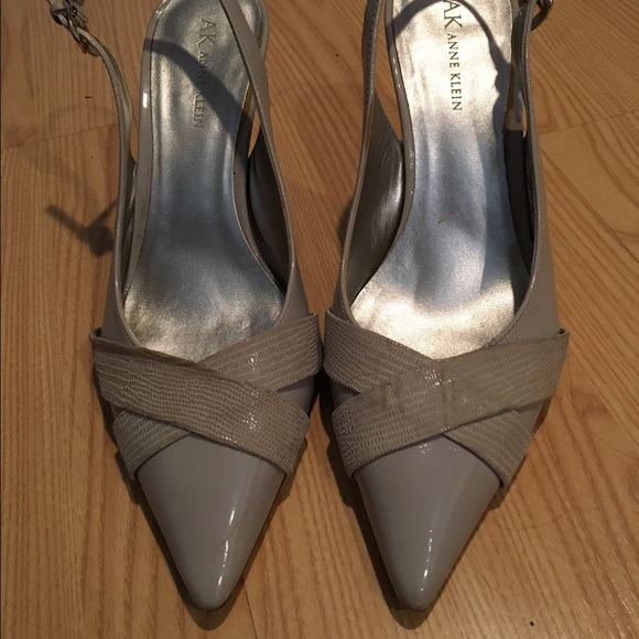 Nude Patent Leather Pumps - Picture 2 of 3