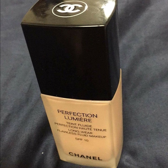 Chanel foundation  25 Beige.