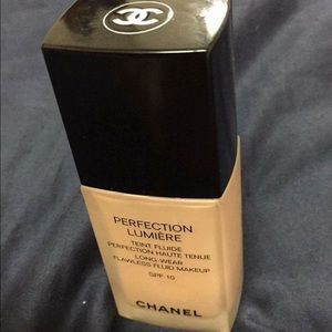 Chanel foundation  25 Beige.