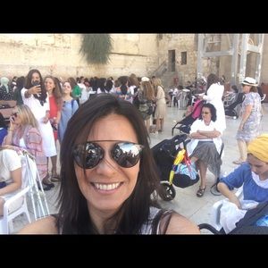 Meet your Posher, Daphna