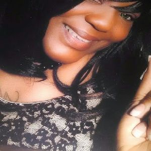 Meet your Posher, Yvette