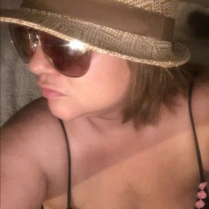 Meet your Posher, Pam