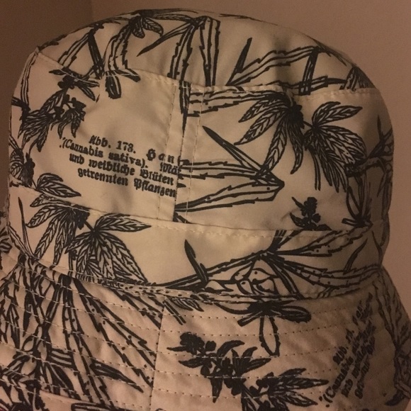 Bucket hat